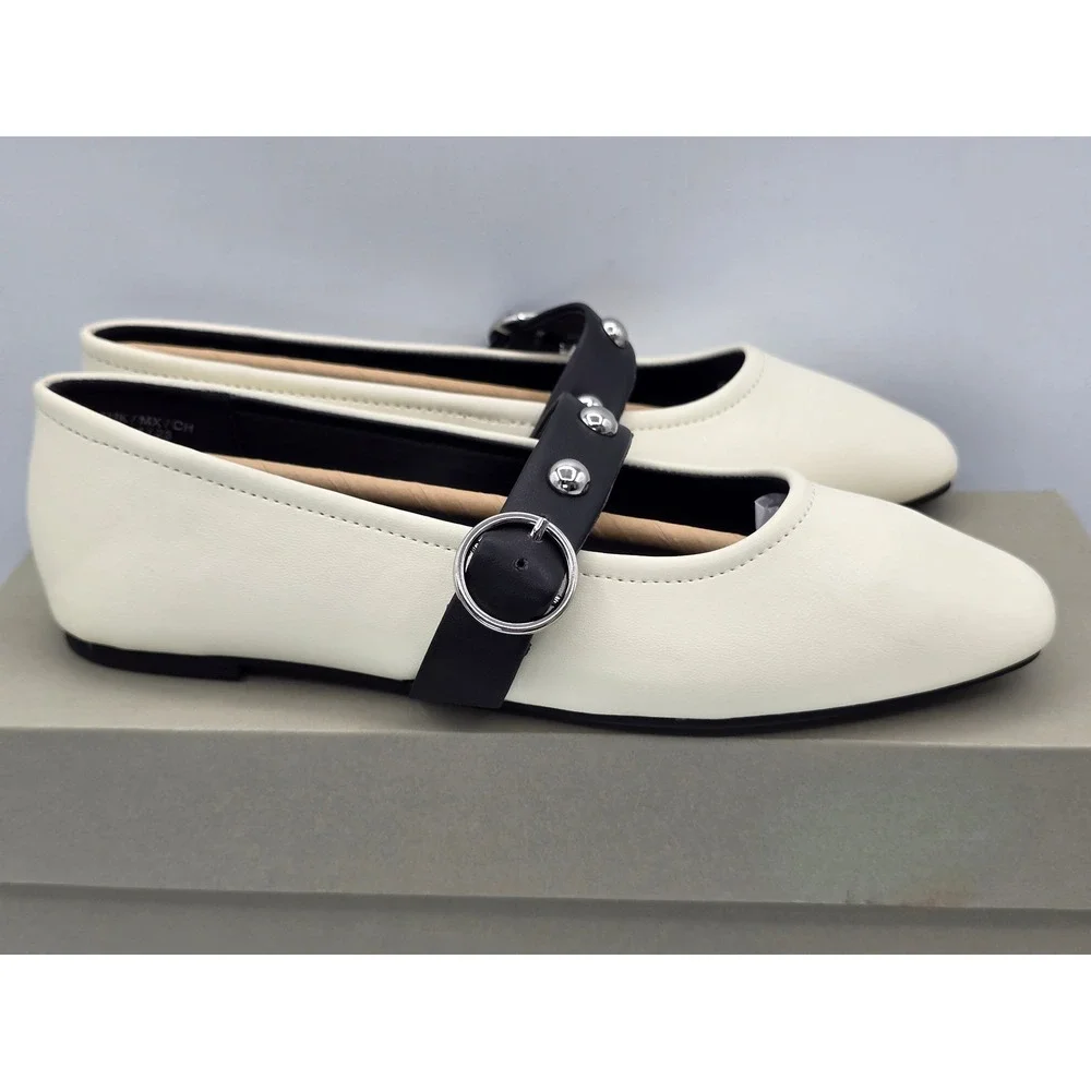 Kenneth Cole Reaction Maxi Flats Womens 6.5 Ecru Black Studded Mary Jane - New